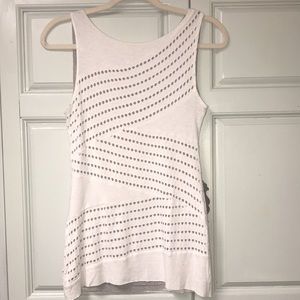 White sleeveless M